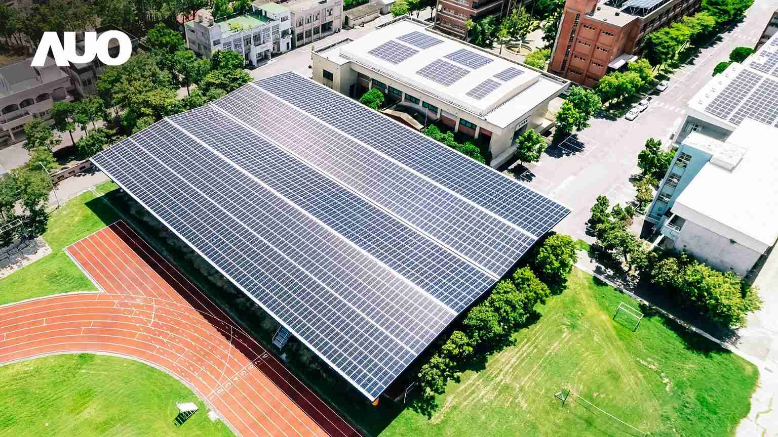 壹号平台SunSteel光电整合型浪板具备快速安装、、轻量化优势,,,可提升15%发电效能,,,通过国际IEC与台湾VPC认证安全、、防漏、、、、耐候标准